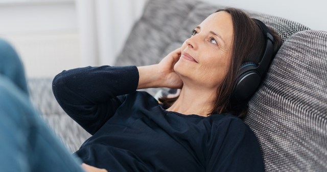 Song That Starts With News Clip Must Be Really Smart