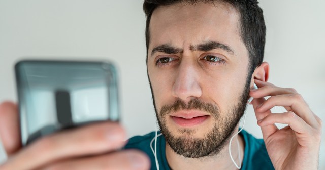 Report: Unclear If Headphones Broken or That’s Just How Neutral Milk Hotel Supposed to Sound