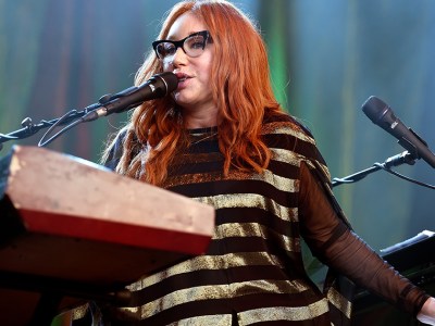 tori amos, piano, bench