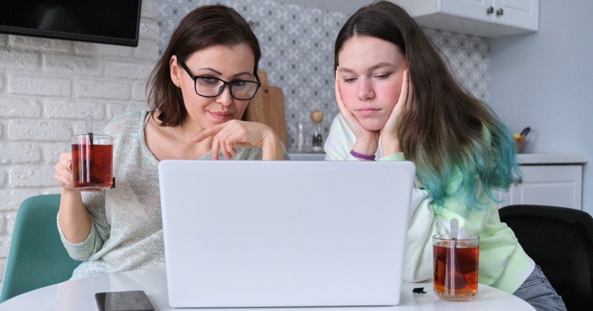 eating disorder, teen, facebook