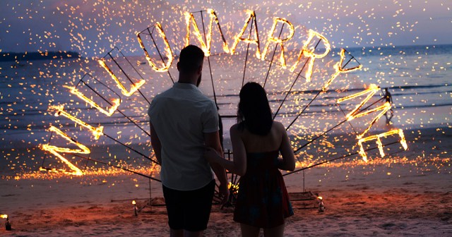 Diabolical Man Forces Girlfriend to Decide Between Public Humiliation or Legal Union