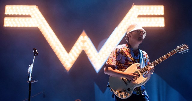 Weezer’s Entire Set Ironic Versions of Their Own Songs