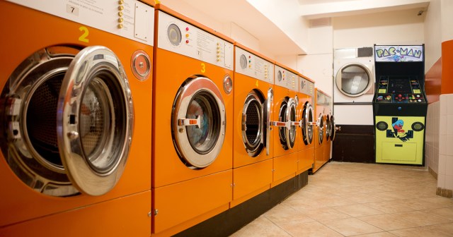Pac-Man Arcade Machine From 1981 Still Laundromat’s Newest Appliance
