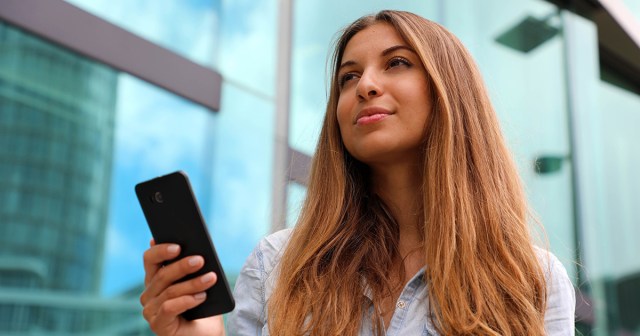 Woman Bravely Powers Through Instagram Warning that She’s Been on App Too Long