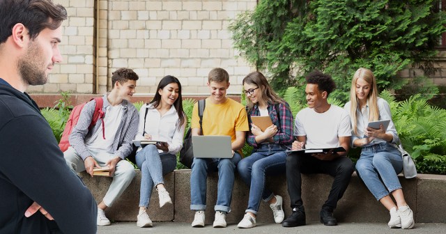 Former ’90s School Bully Amazed What Losers Can Get Away With Now