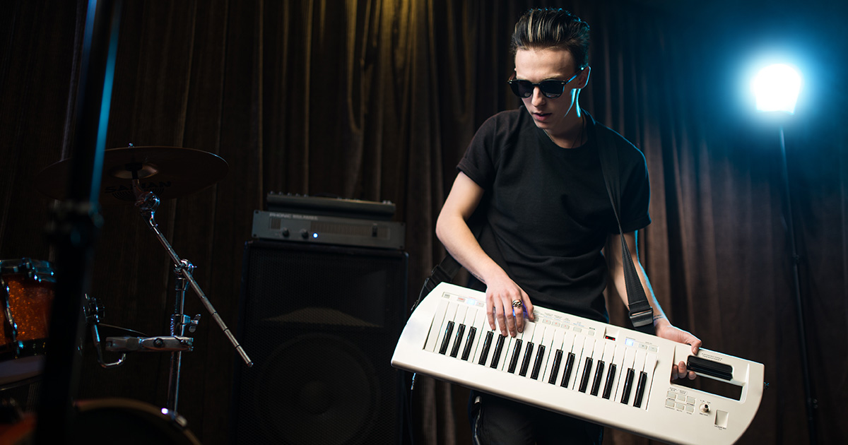 abuser, scene, keyboard