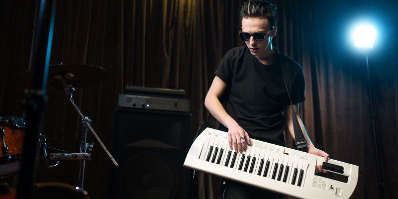 abuser, scene, keyboard