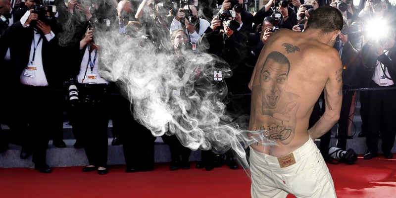 steve-o, white smoke, jackass