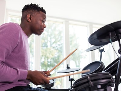 drummer, uncomfortable, hit