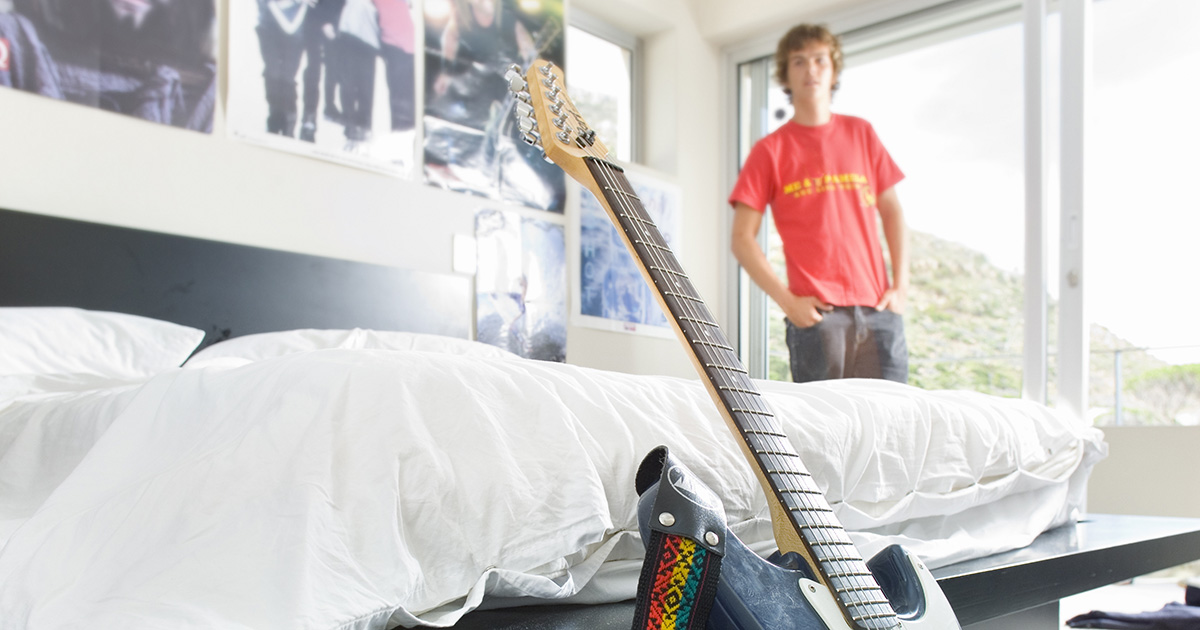 man, guitar, fart