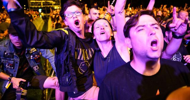 LimeWire User Shouts Out for Band to Play lynyrd_skynyrd_zz_top_ccr_song_freebird_rock.mp3