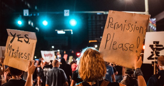 Bottoms Unionize, Ask Tops for List of Demands