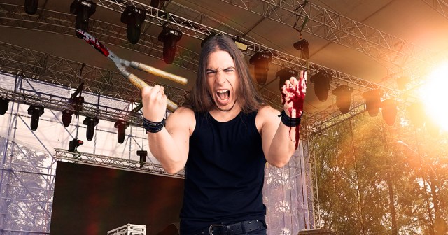 Bassist Tosses Fingers Into Crowd Before Walking Off Stage