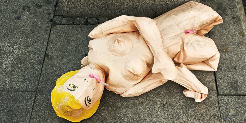 sex doll, iggy pop, distracted