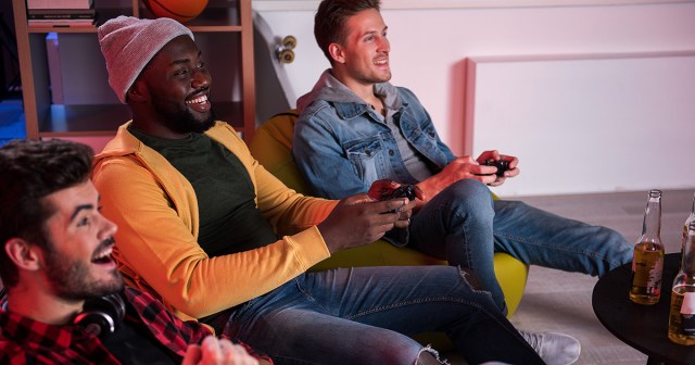 Boyfriend Plans Romantic Evening Out At Friend Brett’s House