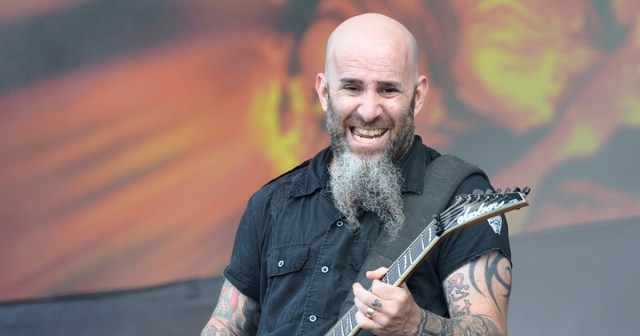 We Sat Down With Anthrax’s Scott Ian And He Wouldn’t Let Us Touch His Chin Beard But We Kinda Felt It With Our Neck When We Hugged Goodbye