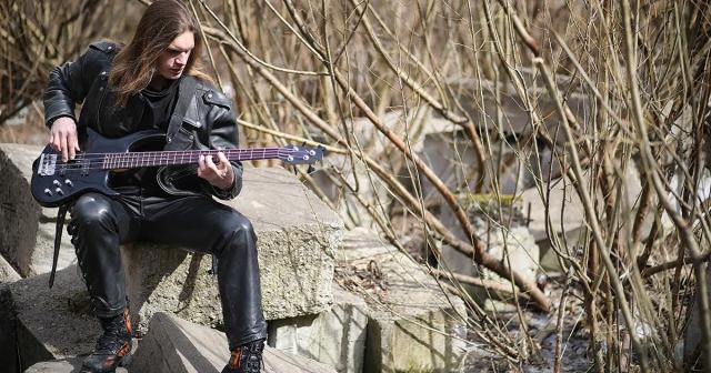 “A Band Is Like a Marriage,” Says Recently Kicked Out Bassist Who Is Also Divorced