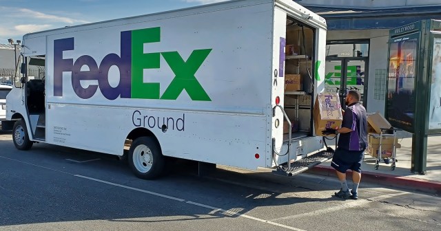 FedEx to Hire More People to Fuck Up the Corners of Vinyl Records While in Transit