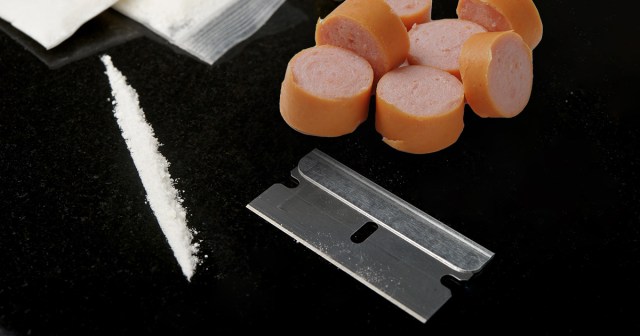 Punk Cutting Coke With Same Razor Blade He Used to Cut Hot Dog