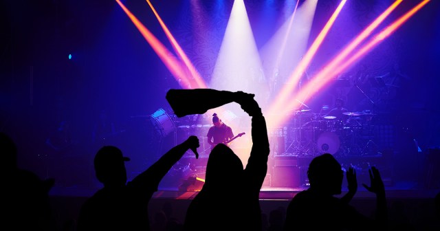 Crowd Boos After Singer Doesn’t Sound as Depressed as She Did on Studio Album