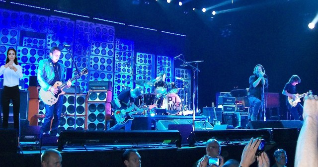 ASL Interpreter at Pearl Jam Show Just Kinda Winging It