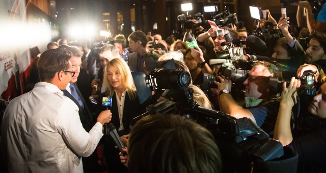 12 Times Celebrities Absolutely Roasted Interviewers Who Were Just Doing Their Job Asking Perfectly Appropriate Questions