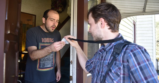 Sex Offender Going Door to Door Telling Neighbors He’s Running for Congress