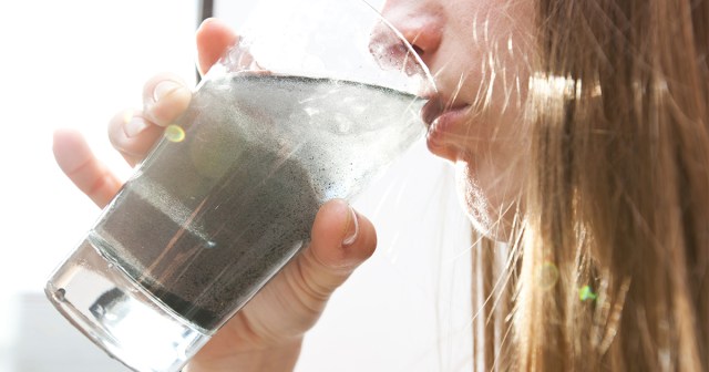 How I Reduce My Carbon Footprint by Never Washing My One Water Glass