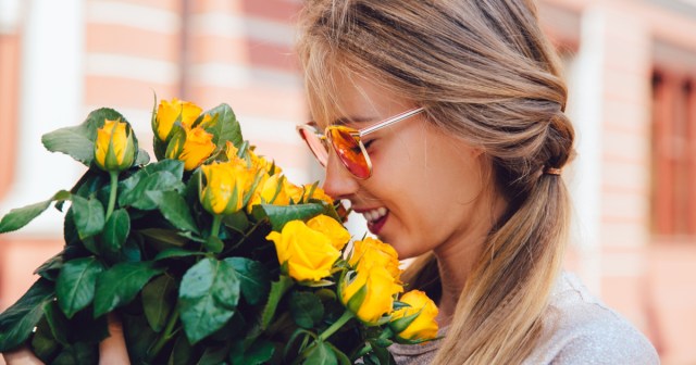 Secure Attachment? This Woman Doesn’t Associate Flowers With Being Cheated On