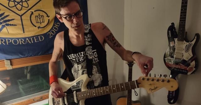 Fender Recalls New Guitar That Moans While Being Tuned