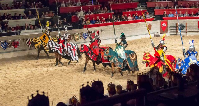 10 Reasons Why There’s Absolutely Nothing Sad About Eating At Medieval Times Alone