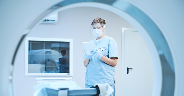 Radiologist Queues up Demo for Unsuspecting MRI Patient