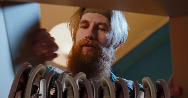 Phish Fan Puts Crates of Winter Sandals Back in Storage