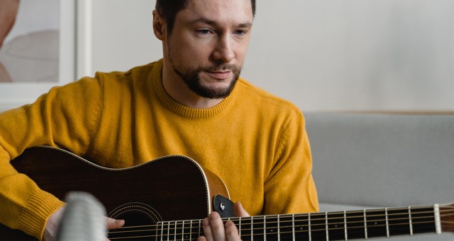 Rules for Dealing with a Coworker Who Plays Guitar