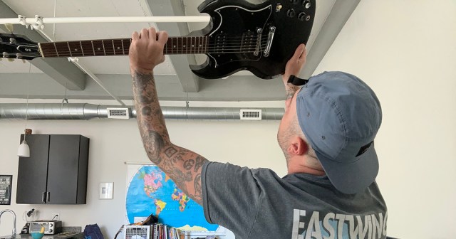 Idiot Guitarist Manages to Lose Pick Inside Electric Guitar