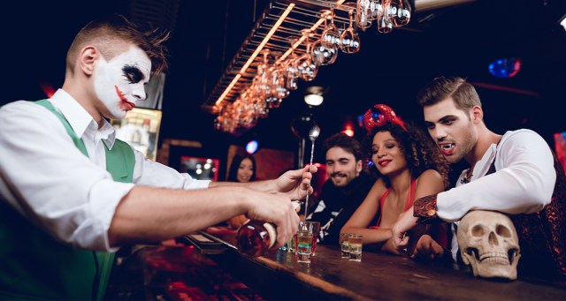 The Definitive Timeline of Events for Every Halloween Pub Crawl
