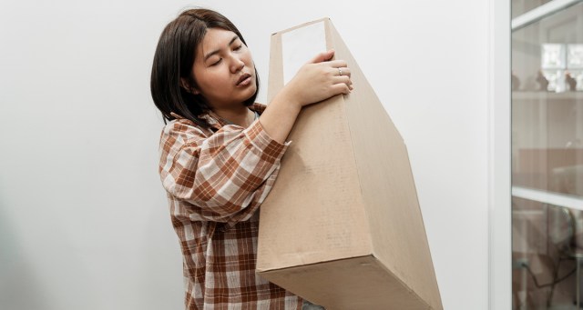 Sad: I Carried A Really Heavy Package All By Myself And No One Saw