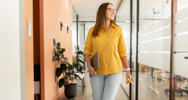 Woman Drunk With Power From International Women’s Day Open Carries Tampon to Office Bathroom