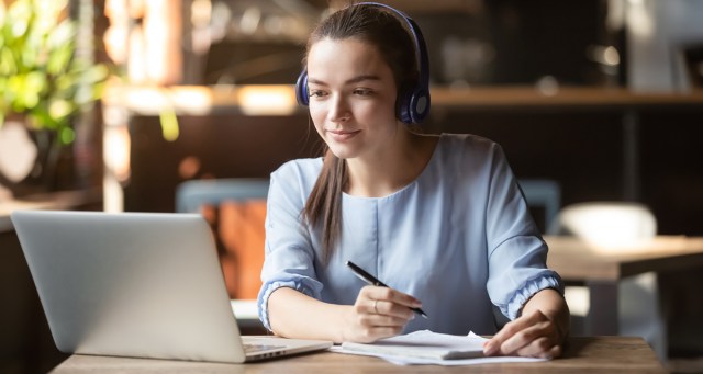 Journalist Who Dreamed of Writing from the Front Lines Willing to Settle for Summarizing SNL Skits for HuffPost