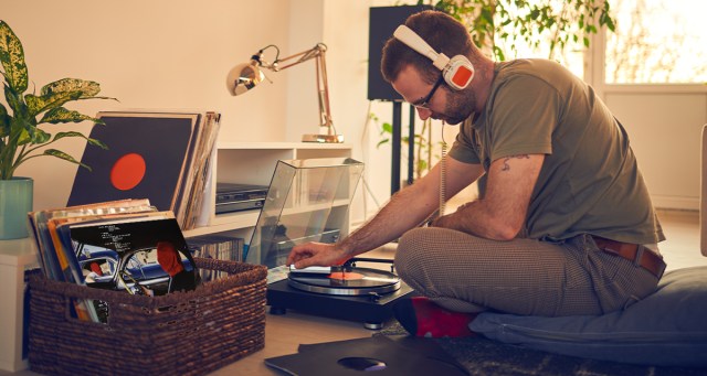 Stoned Mars Volta Fan Unaware He’s Been Listening to Locked Groove on Frances the Mute Vinyl for Two Hours
