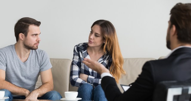 For a Hundred Extra Dollars This Couples Therapist Will Just Tell You Who is Right