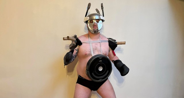 Gwar Fill-in Obviously Threw Costume Together From Things Laying Around Their Home