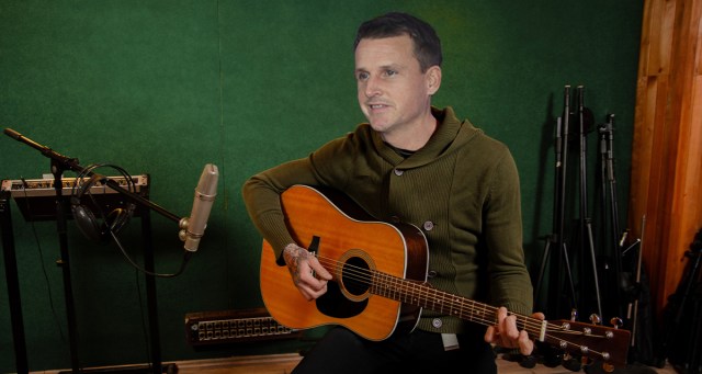 New MTV ‘Unplugged’ Special to Feature Rob Dyrdek Learning Acoustic Guitar