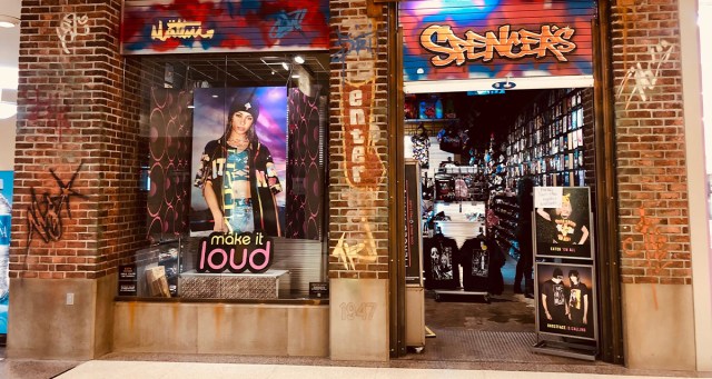 25 Father’s Day Presents From Spencer’s Gifts That Will Make Your Dad Say “That Place Is Still Open?”