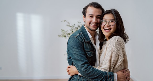 Couple that Met at Weezer Concert Telling Everyone They Met on Christian Mingle