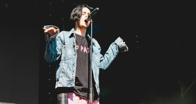 Singer Really Showing Off That He Knows All the Words