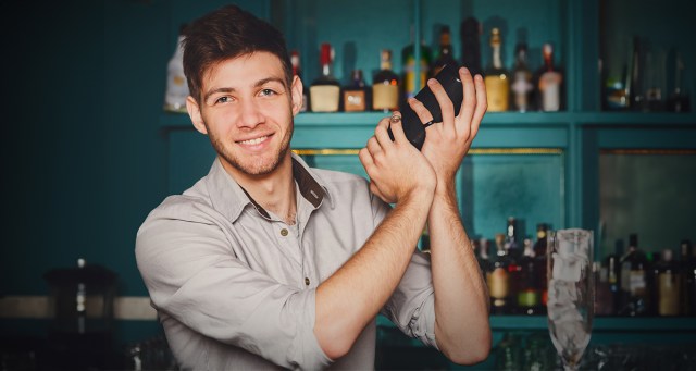 Party Guests Endure 30-Minute Wait for Drinks from Friend Who Just Got Into Cocktail Making