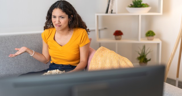 Embarrassing! The People in This Movie From 2012 Have Stupid-Looking Phones