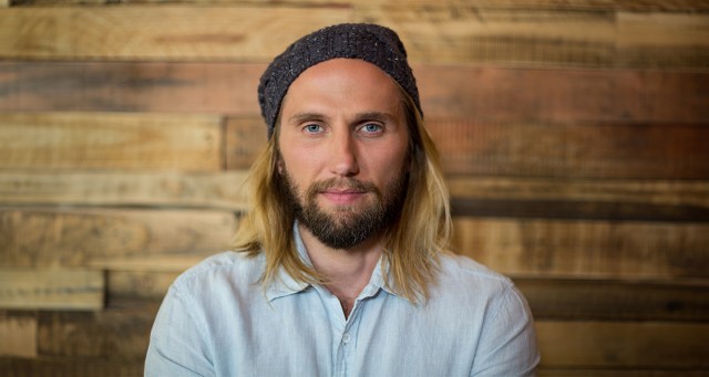 New Age Hippie Concerned With Potential Level of Microplastics Found in Placenta He’s Eating