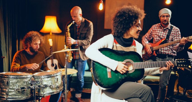 38-Year-Old Touring Musician Changes Entire Rider to “Enough Chairs For Me and Audience”